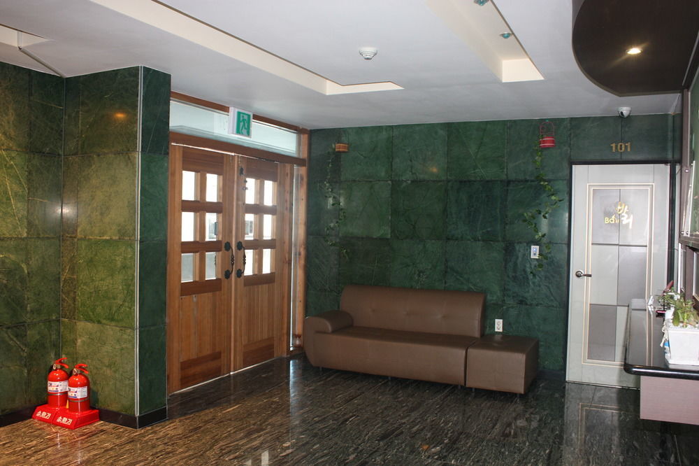 Bali Motel แทจ็อน ภายนอก รูปภาพ